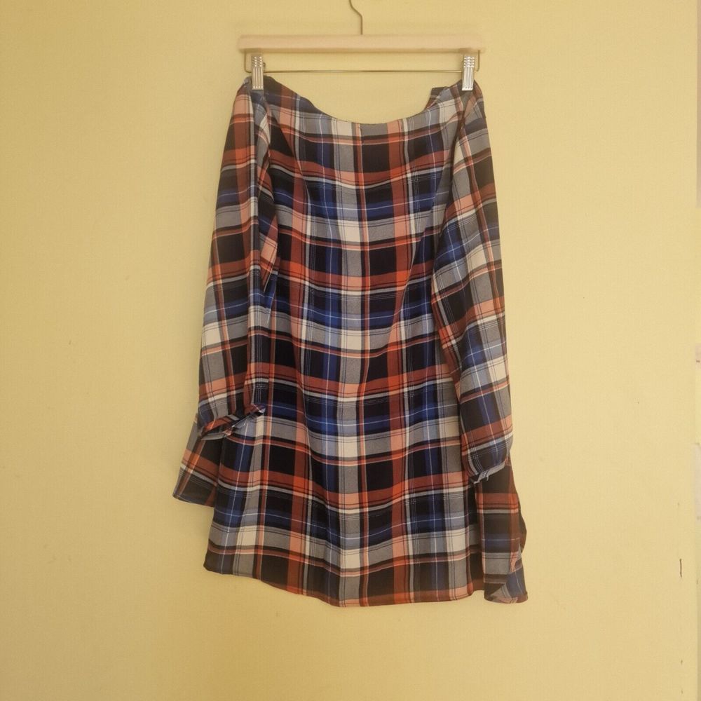 Women's Navy Checked Crepe Blouse - Picture 3 of 4